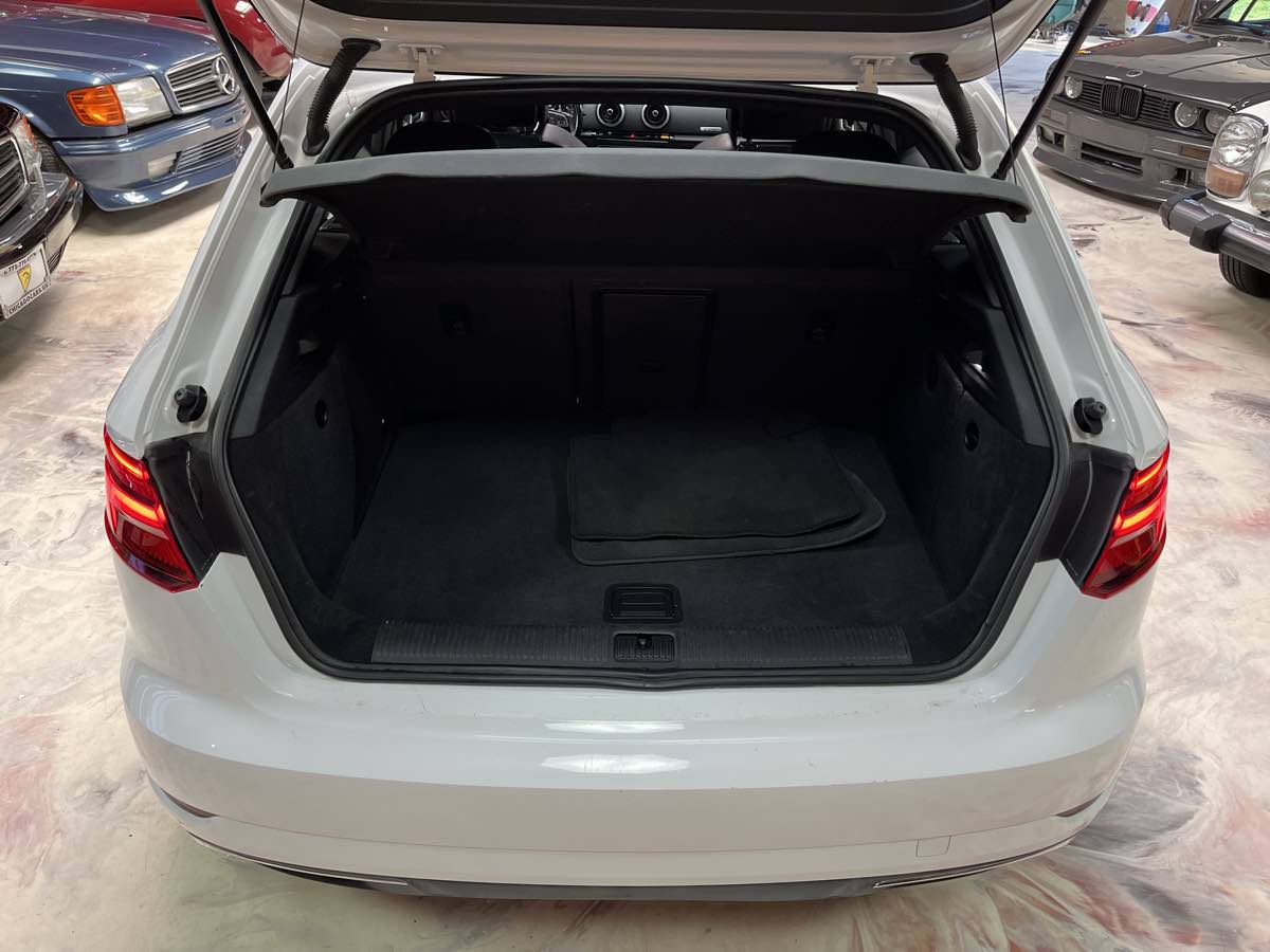 Photo 31 of this Audi A3 Sportback e-tron