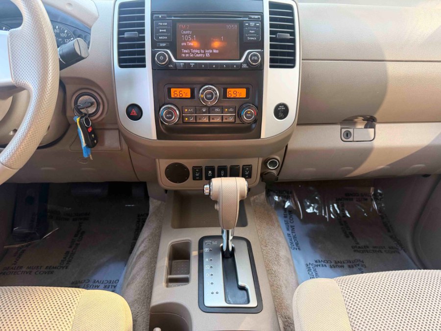 2015 Nissan Frontier SV - Photo 22