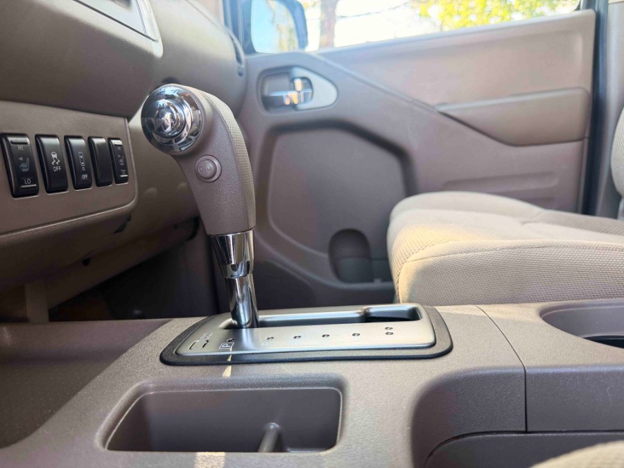 2015 Nissan Frontier SV - Photo 26