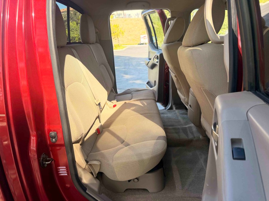 2015 Nissan Frontier SV - Photo 30