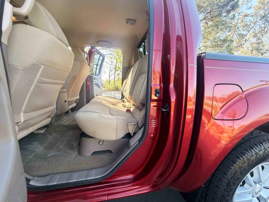 2015 Nissan Frontier SV - Photo 31