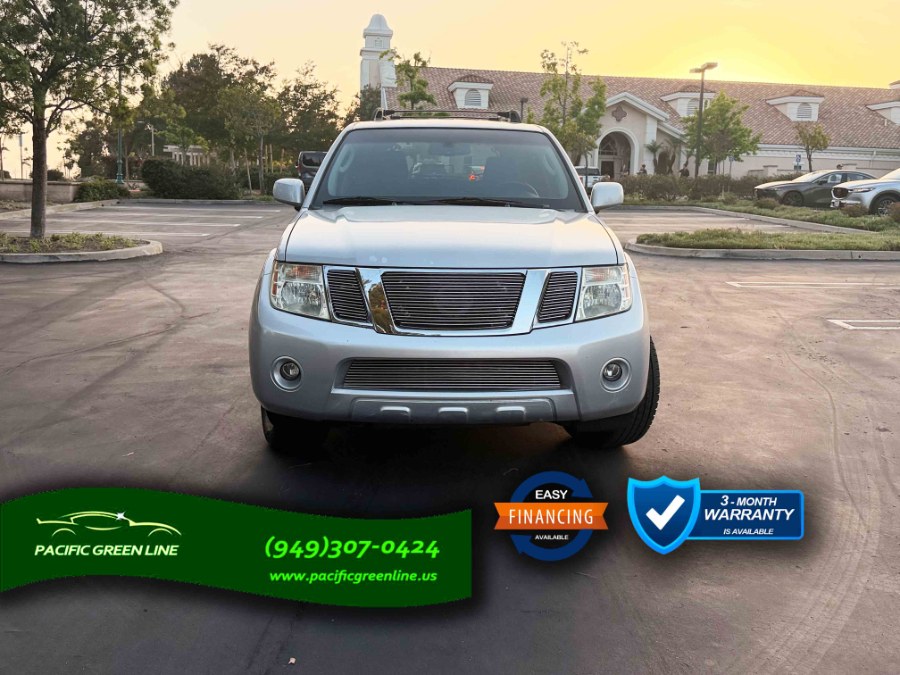 2008 Nissan Pathfinder SE - Photo 2