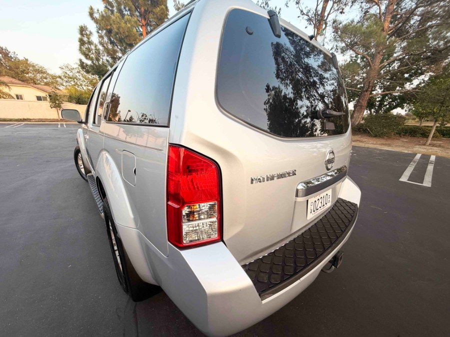 2008 Nissan Pathfinder SE - Photo 14