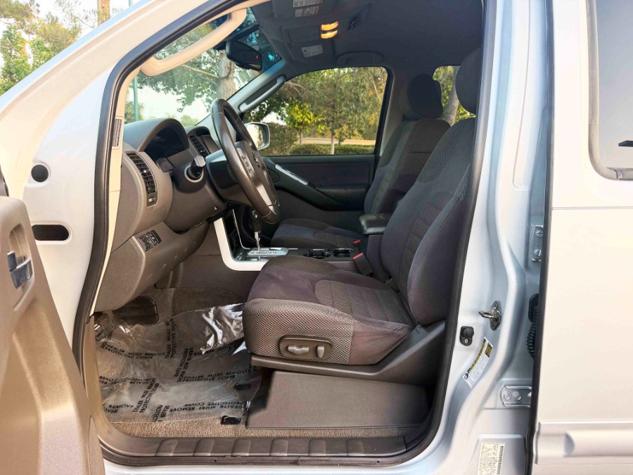 2008 Nissan Pathfinder SE - Photo 16