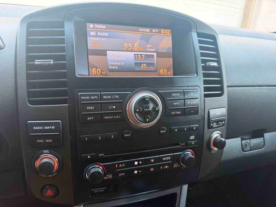 2008 Nissan Pathfinder SE - Photo 24