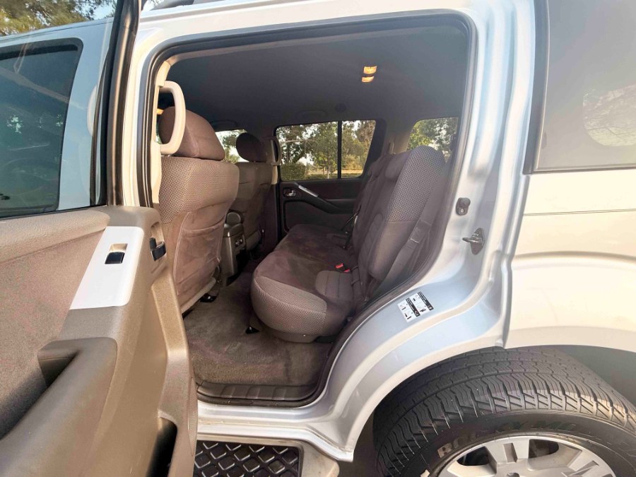 2008 Nissan Pathfinder SE - Photo 31