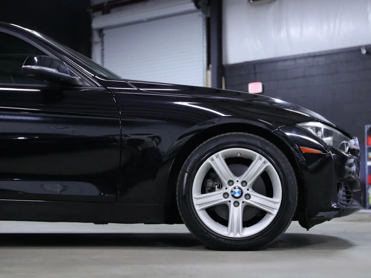 BMW 3 Series photo 9