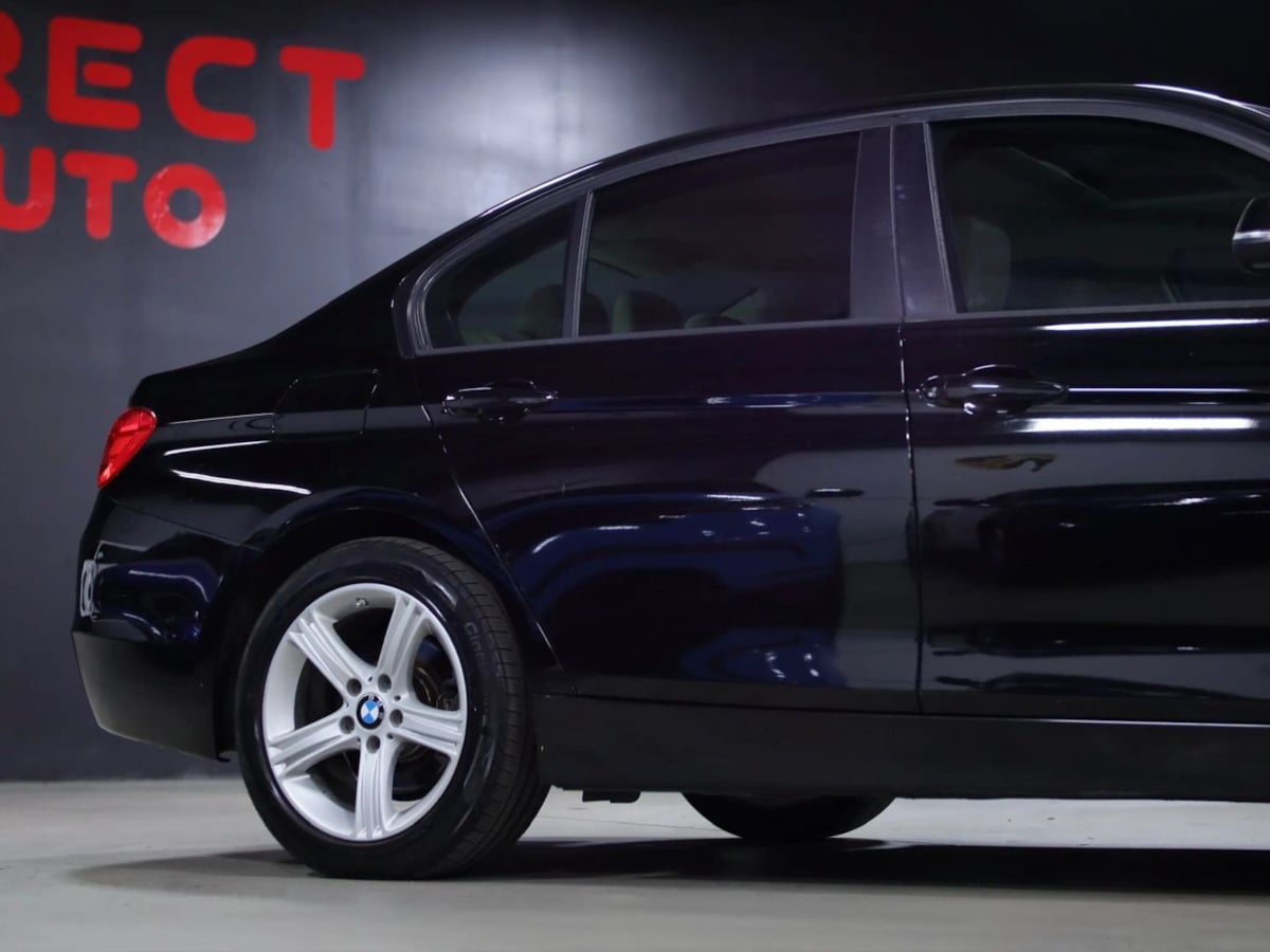 BMW 3 Series photo 10