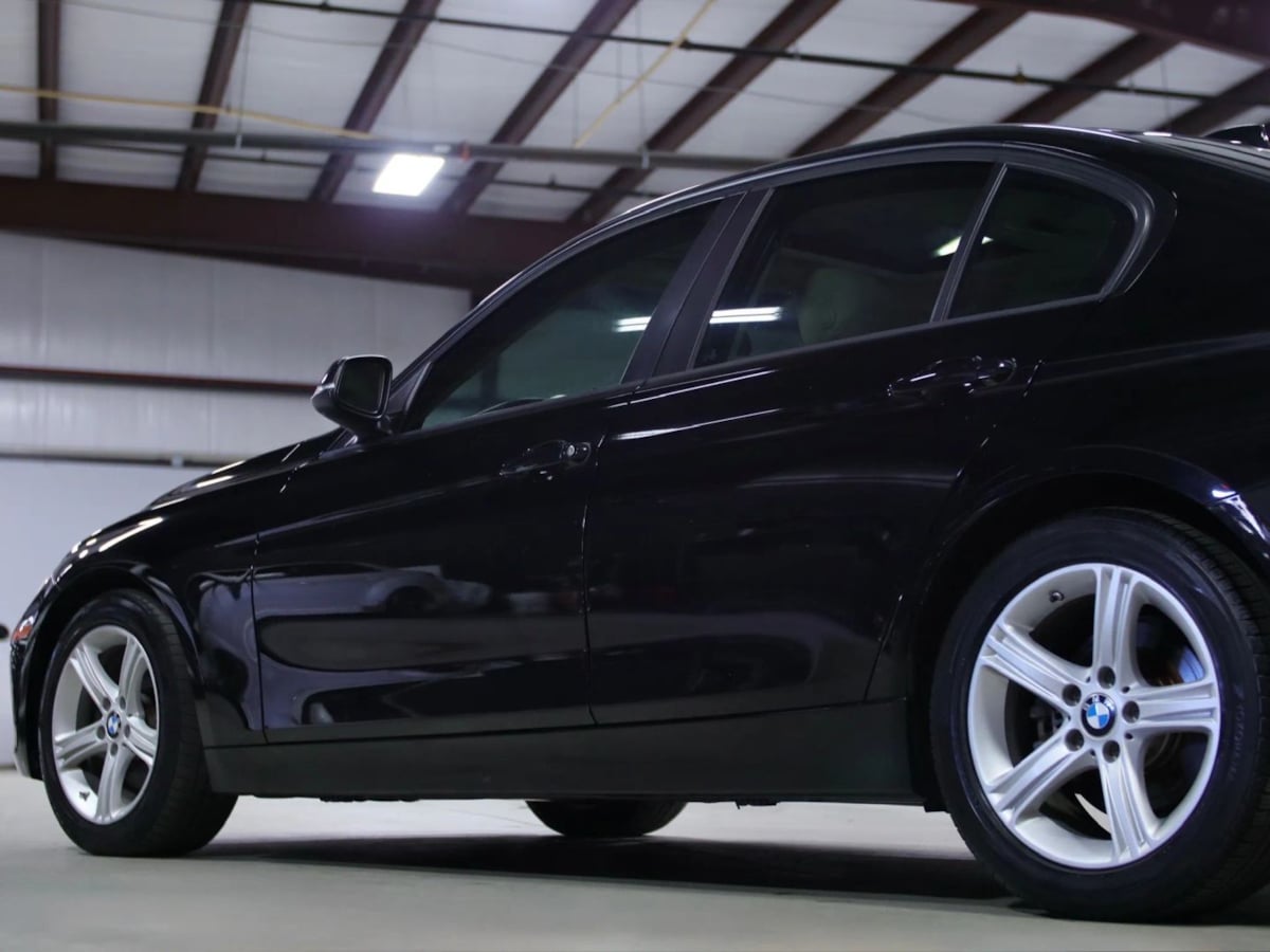 BMW 3 Series photo 14