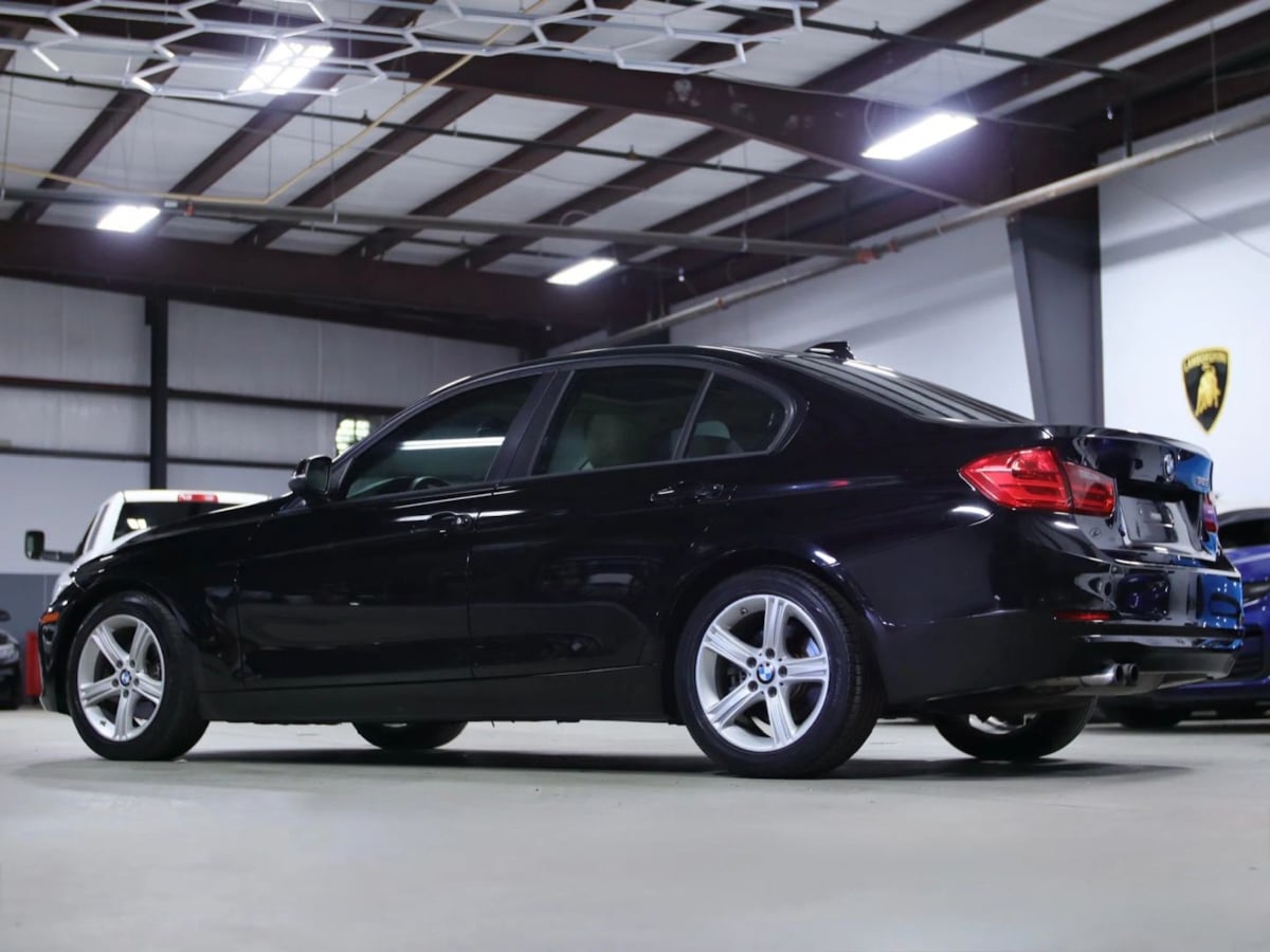 BMW 3 Series photo 16