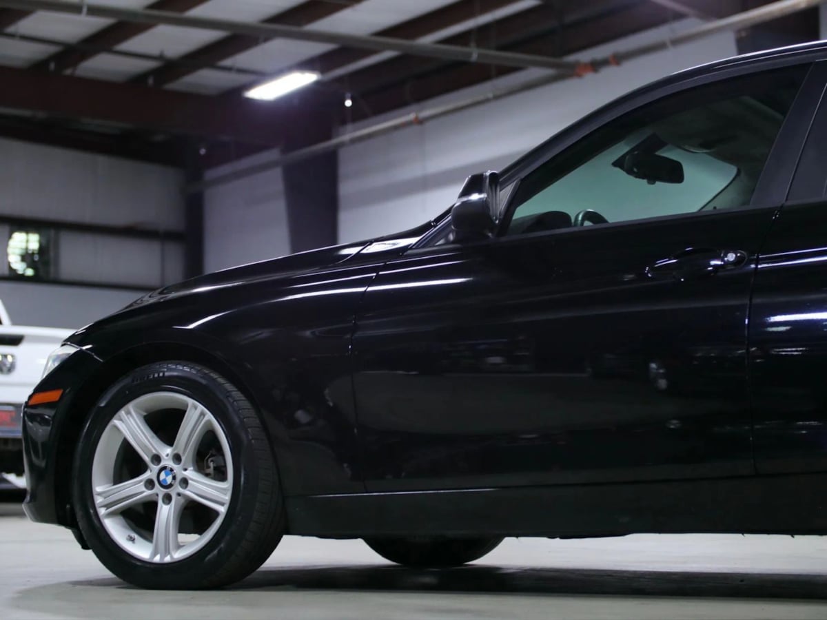 BMW 3 Series photo 18