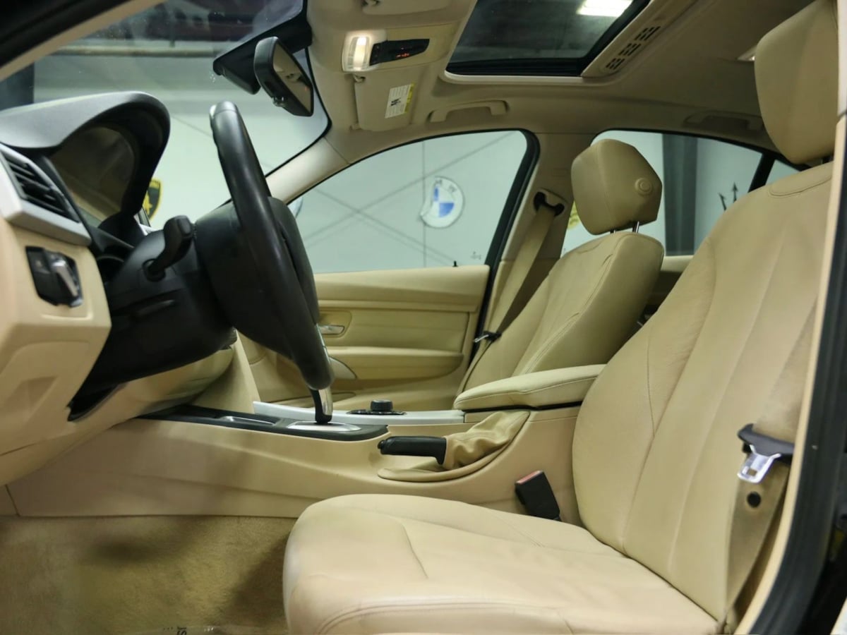 BMW 3 Series photo 20