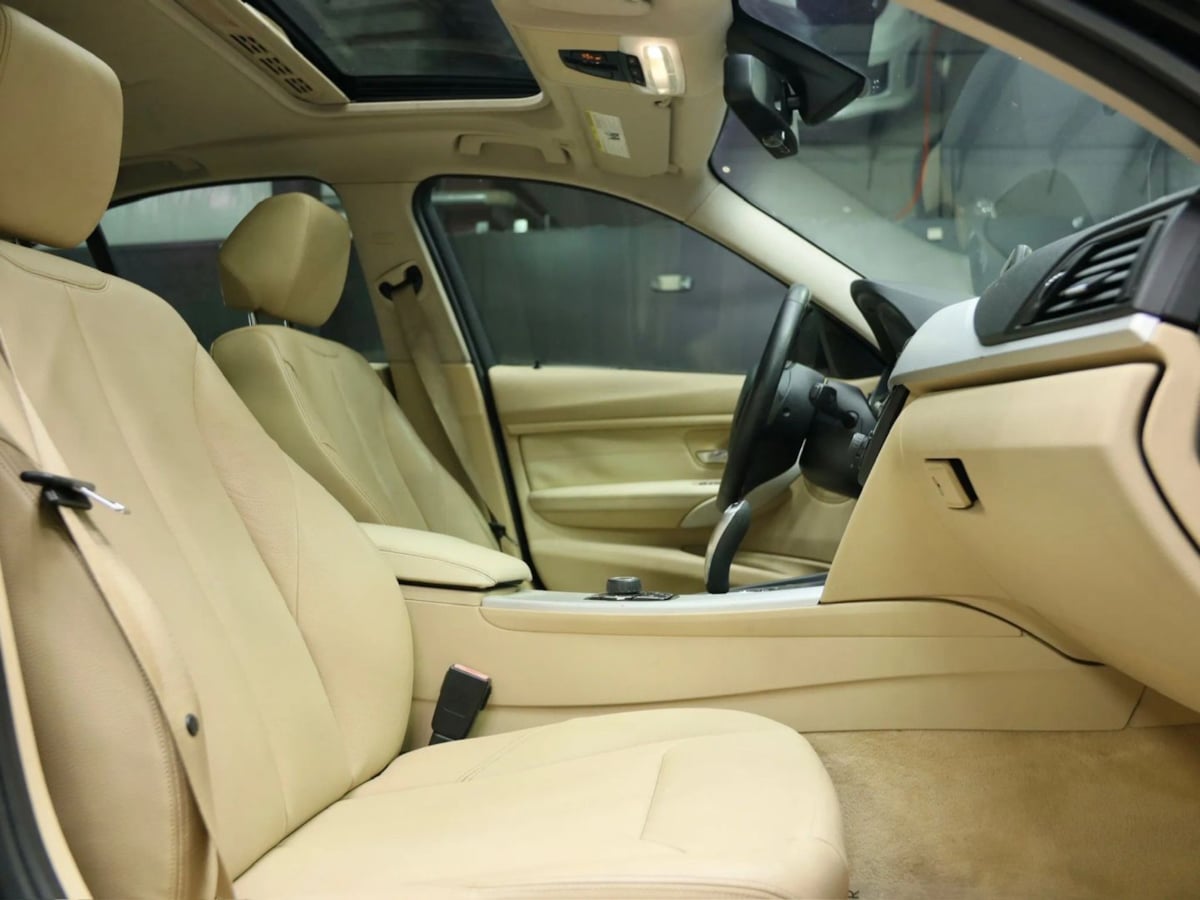 BMW 3 Series photo 23
