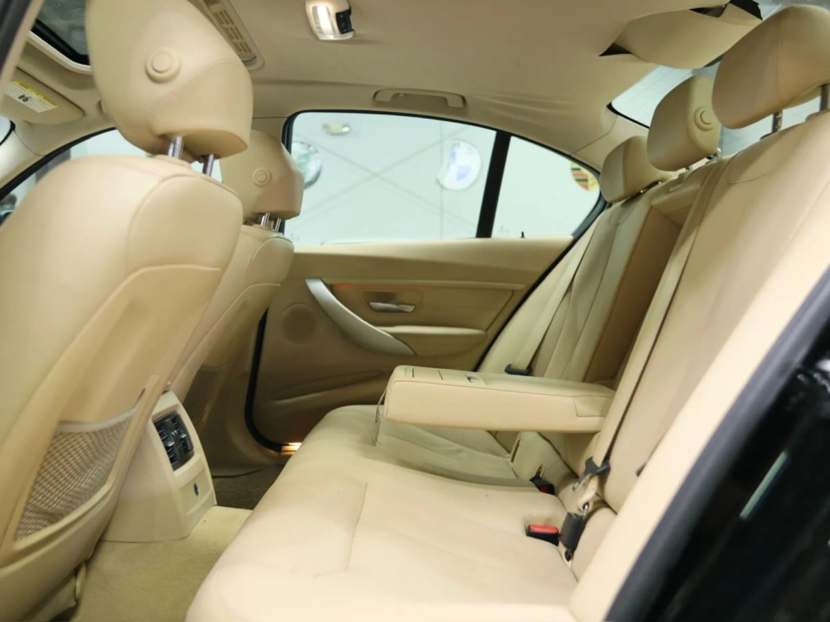 BMW 3 Series photo 25