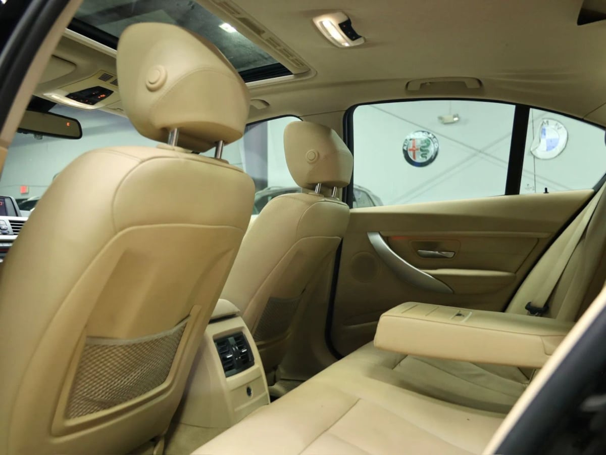 BMW 3 Series photo 26