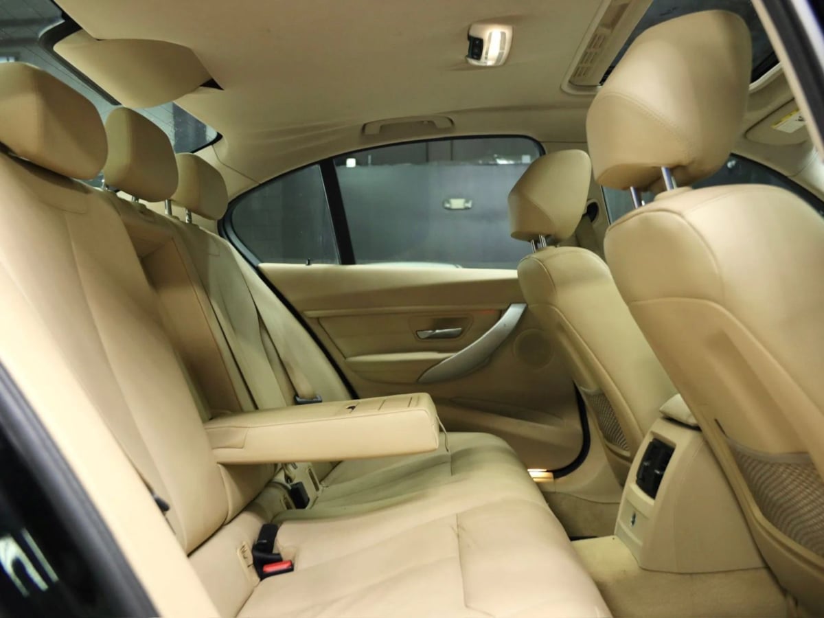 BMW 3 Series photo 27