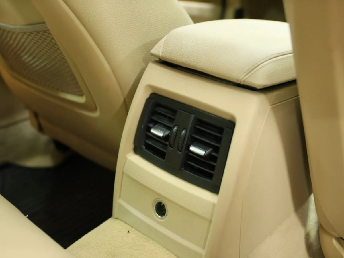 BMW 3 Series photo 29