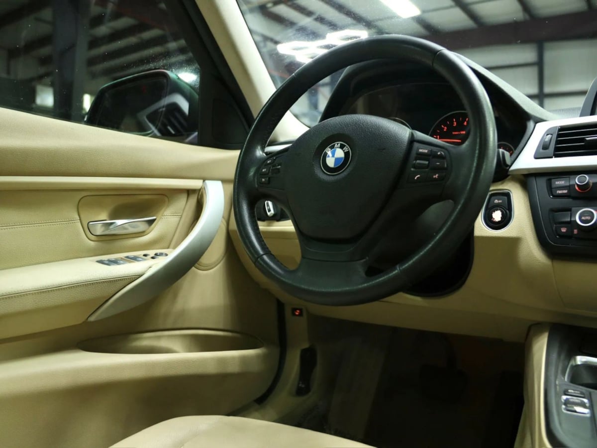 BMW 3 Series photo 33