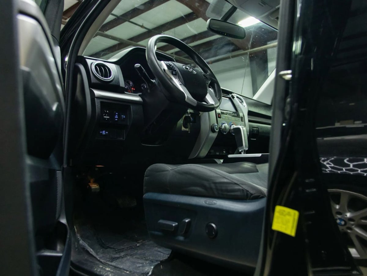 2015 Toyota Tundra SR5 - Photo 24