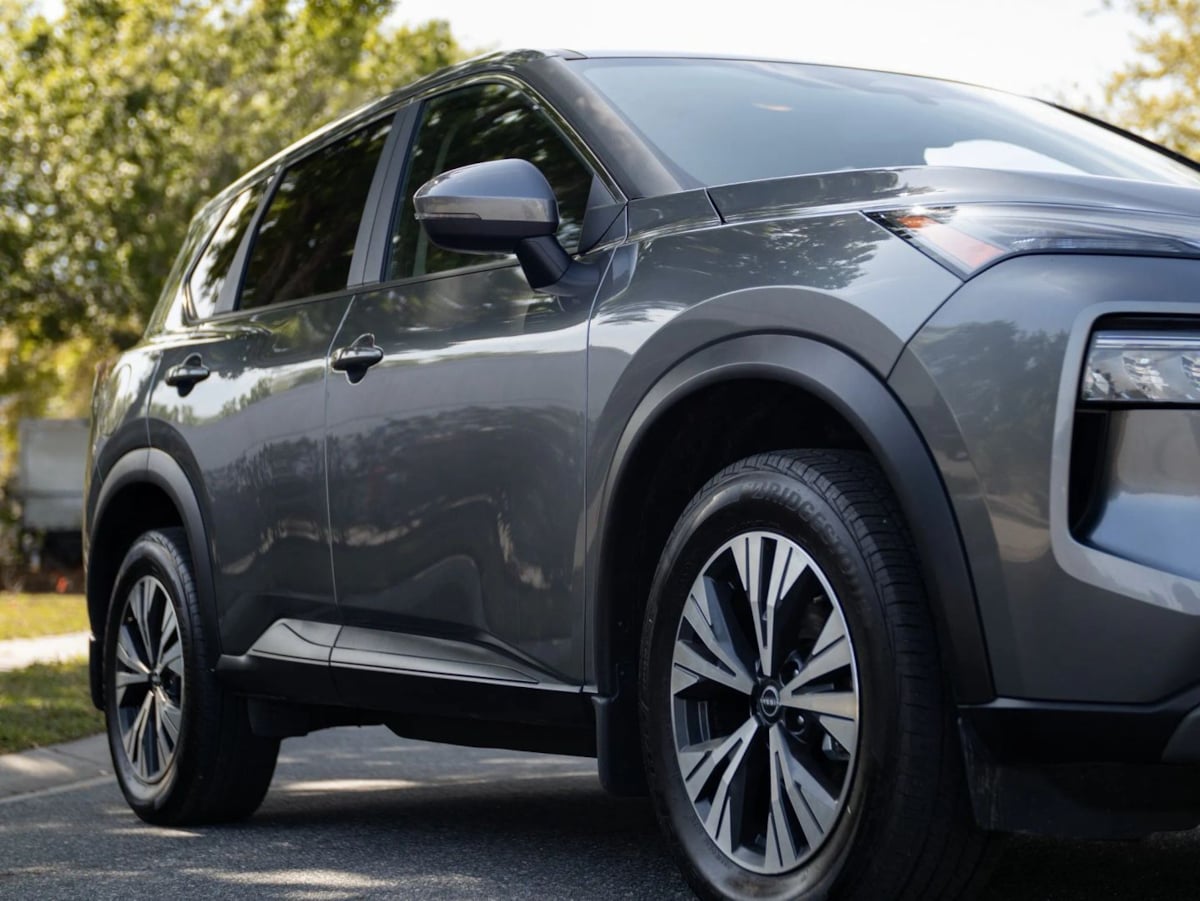 Nissan Rogue photo 2
