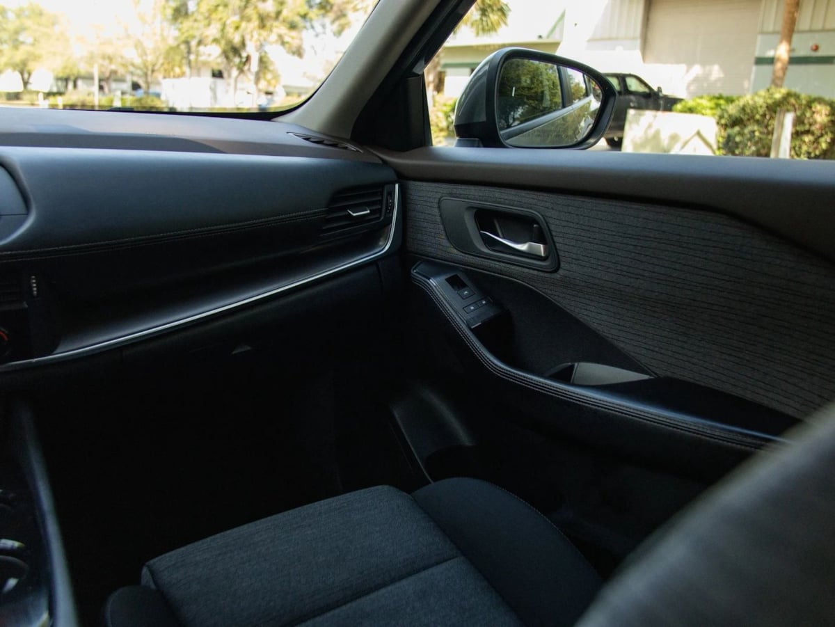 Nissan Rogue photo 28