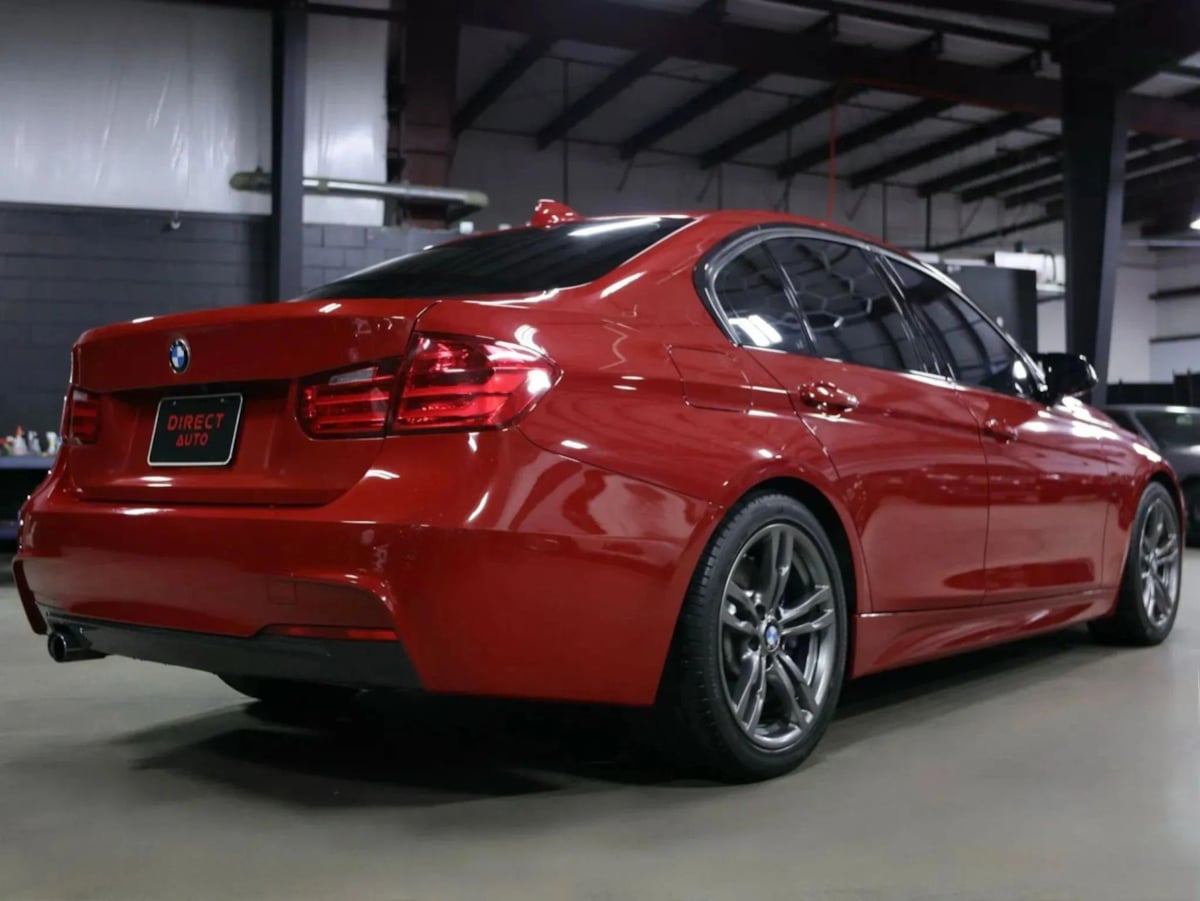 BMW 3 Series photo 11