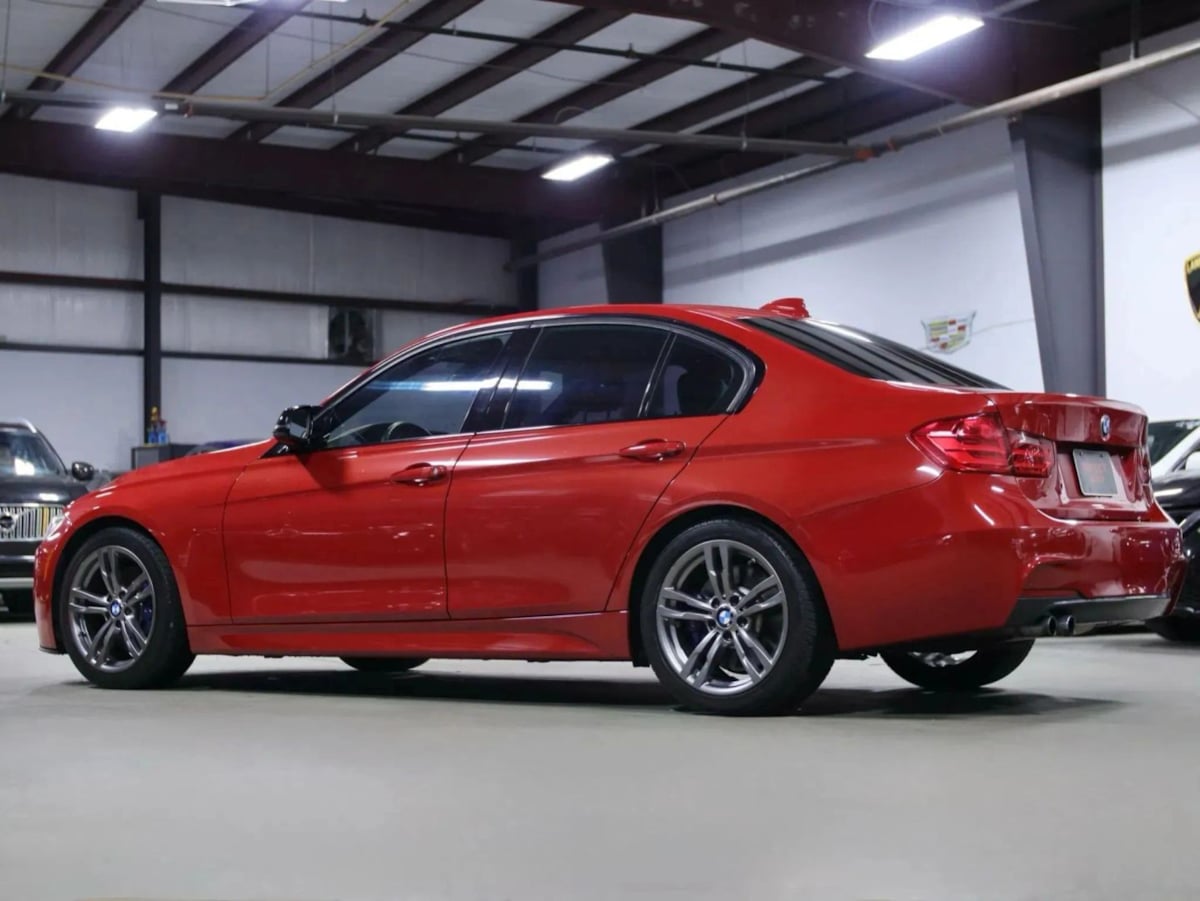 BMW 3 Series photo 16