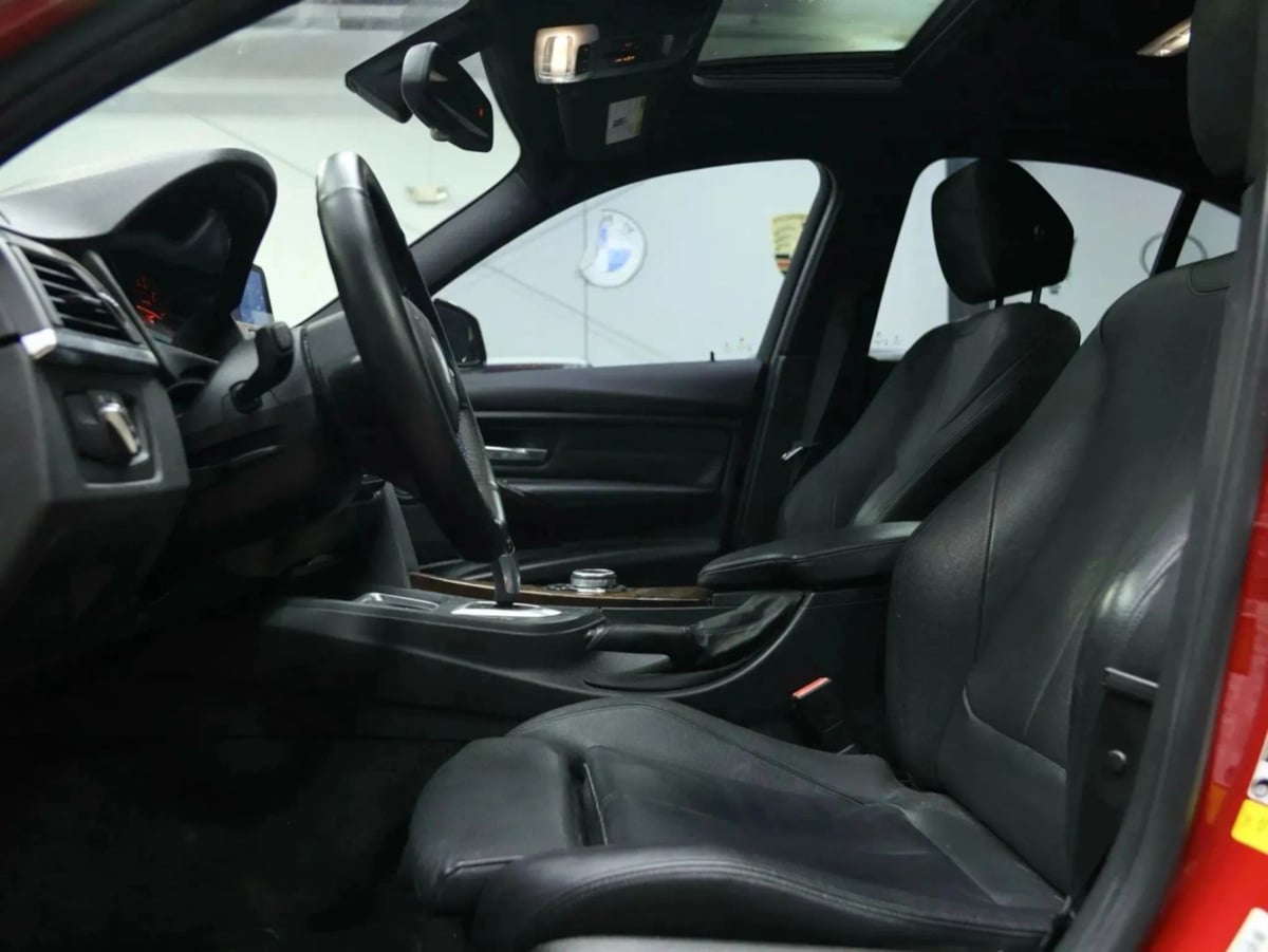 BMW 3 Series photo 21