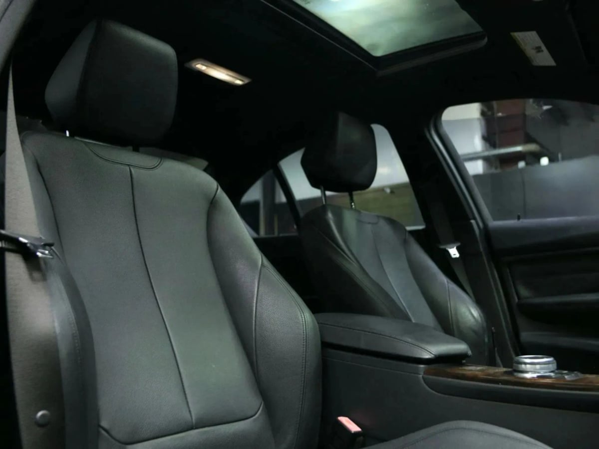 BMW 3 Series photo 25