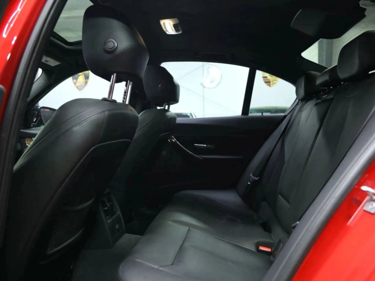 BMW 3 Series photo 28