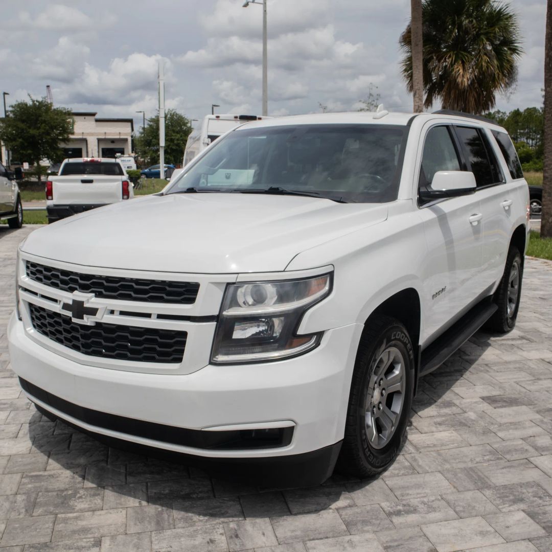 Chevrolet Tahoe photo 3