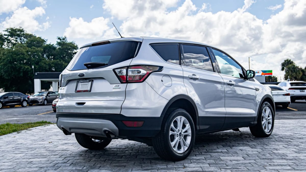 Ford Escape photo 7
