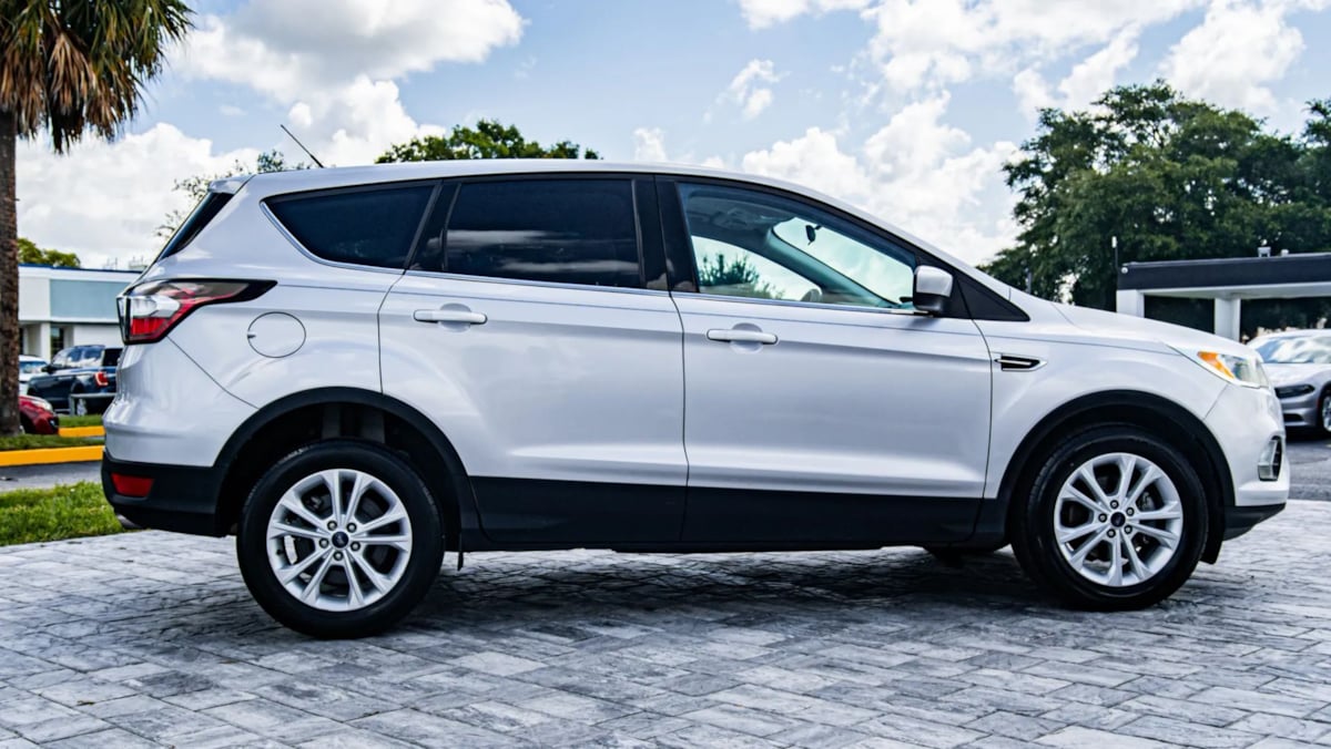 Ford Escape photo 9