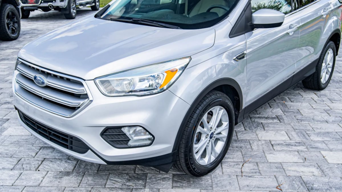 Ford Escape photo 11
