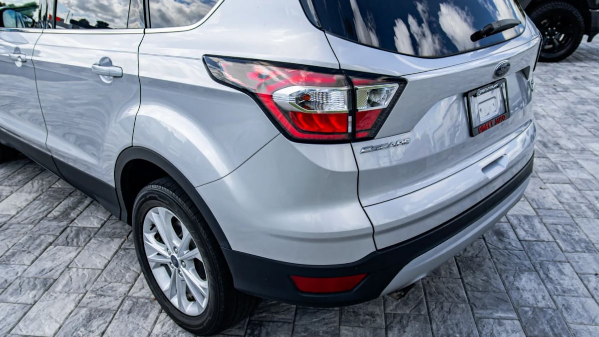 Ford Escape photo 12