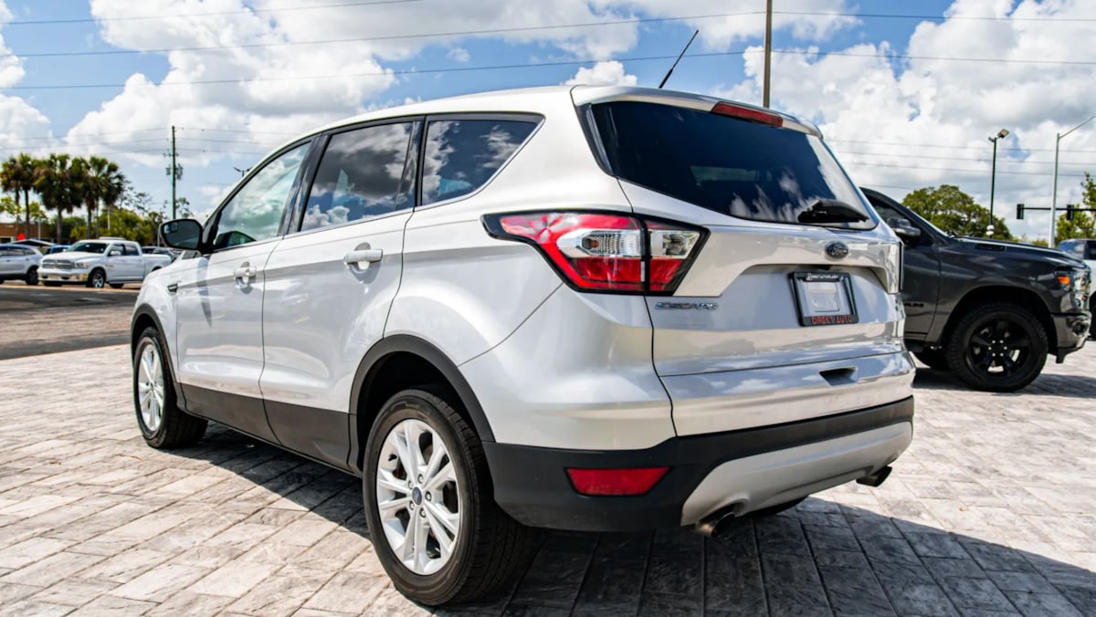 Ford Escape photo 16