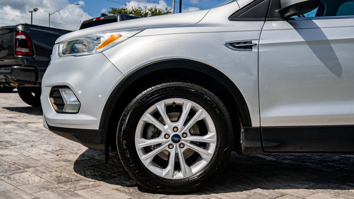 Ford Escape photo 17