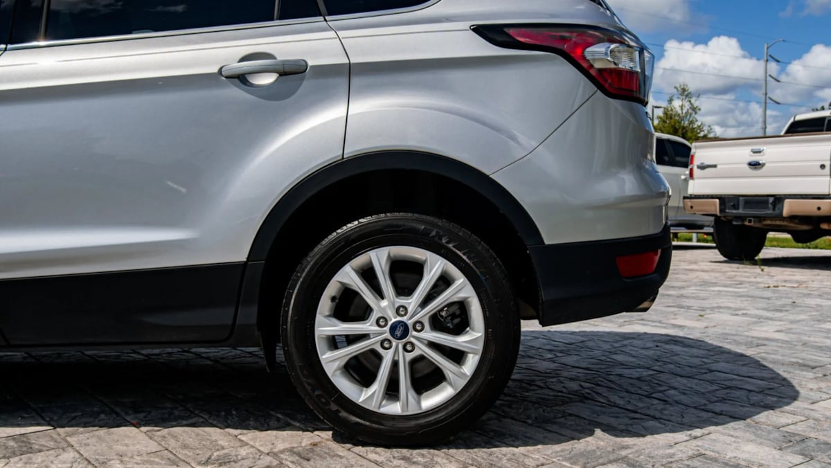 Ford Escape photo 19