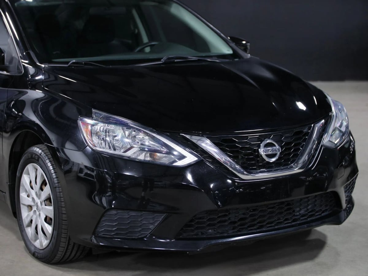 2017 Nissan Sentra S - Photo 2