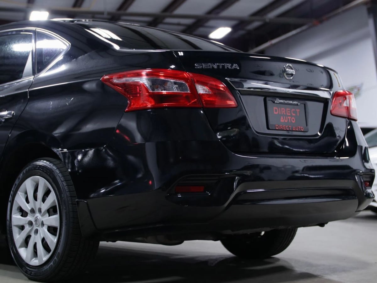 2017 Nissan Sentra S - Photo 12