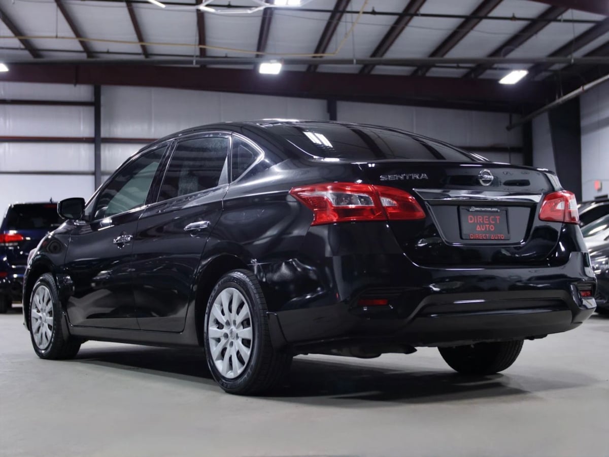 2017 Nissan Sentra S - Photo 13