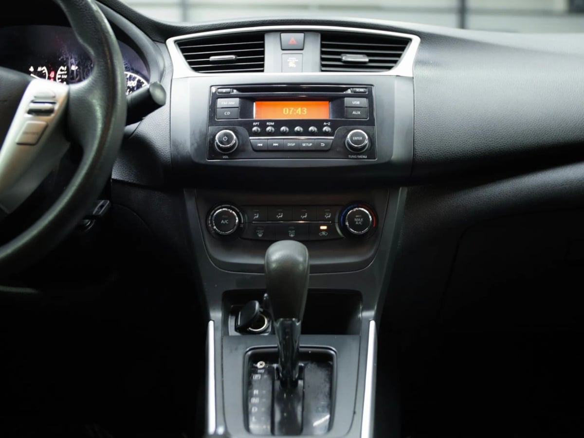 2017 Nissan Sentra S - Photo 27