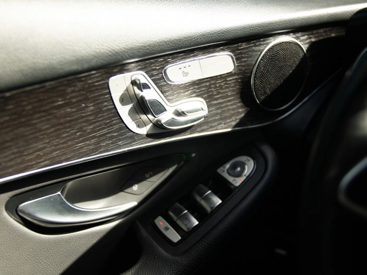 Mercedes-Benz GLC photo 17