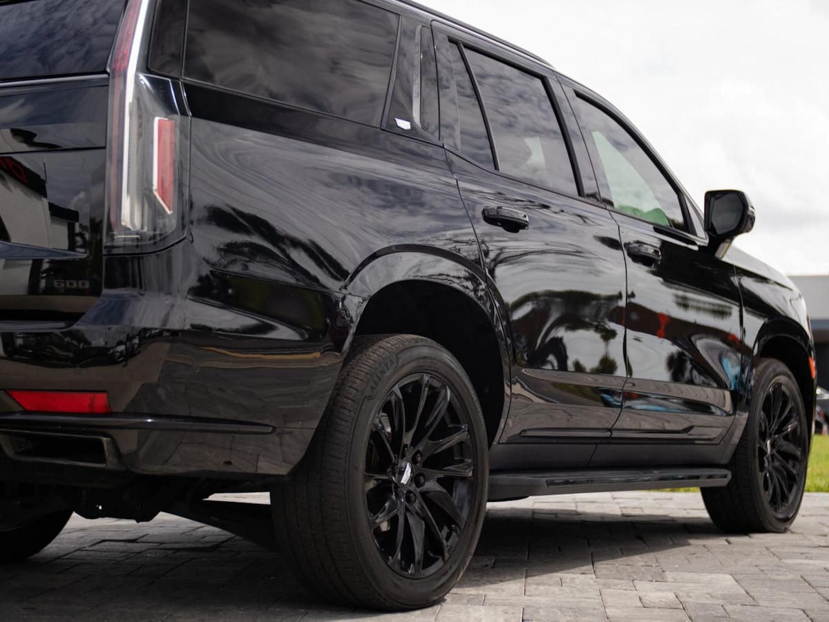 Photo 14 of this Cadillac Escalade