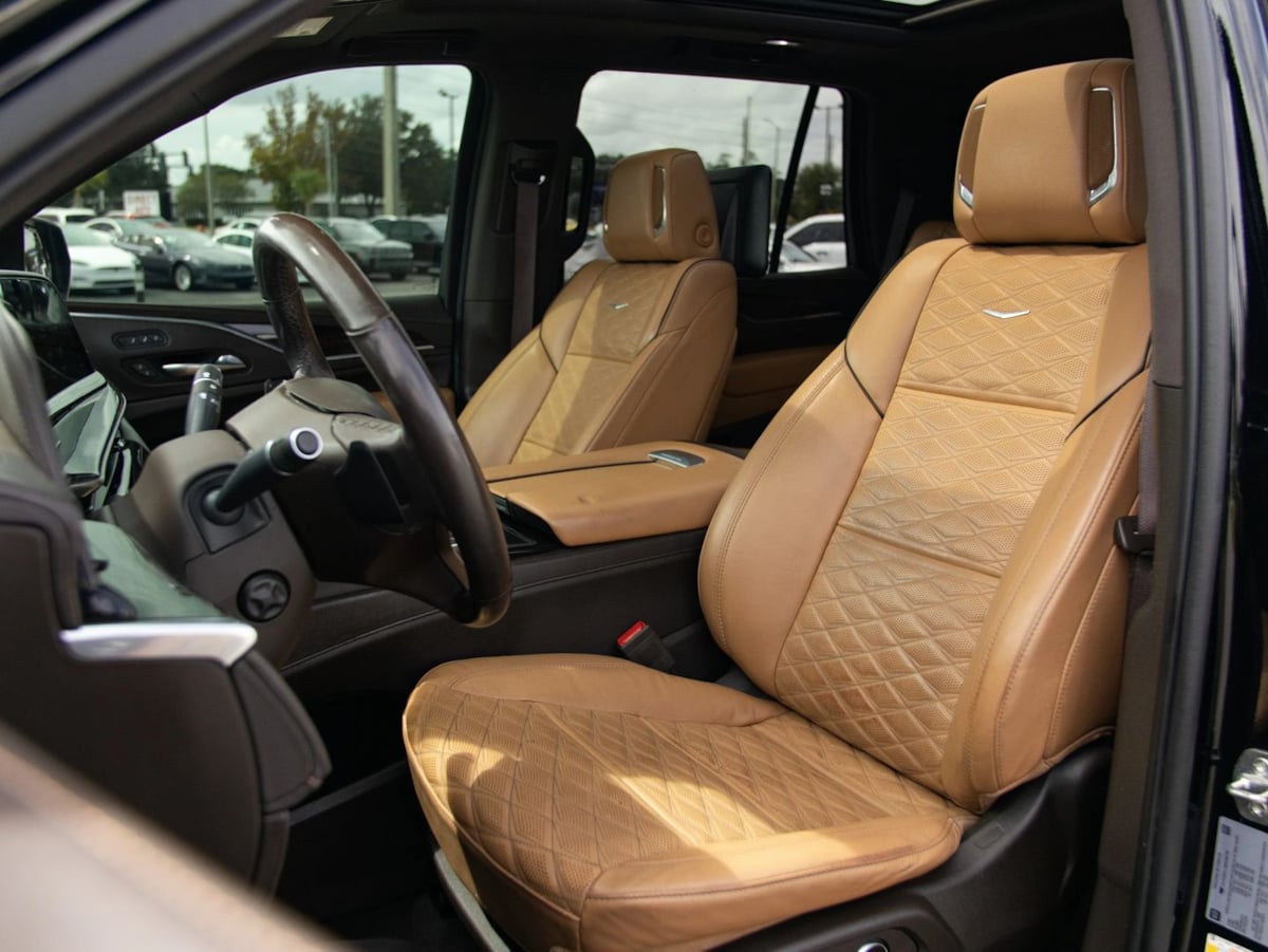 Photo 19 of this Cadillac Escalade