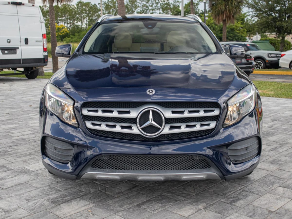 Mercedes-Benz GLA 250 photo 2