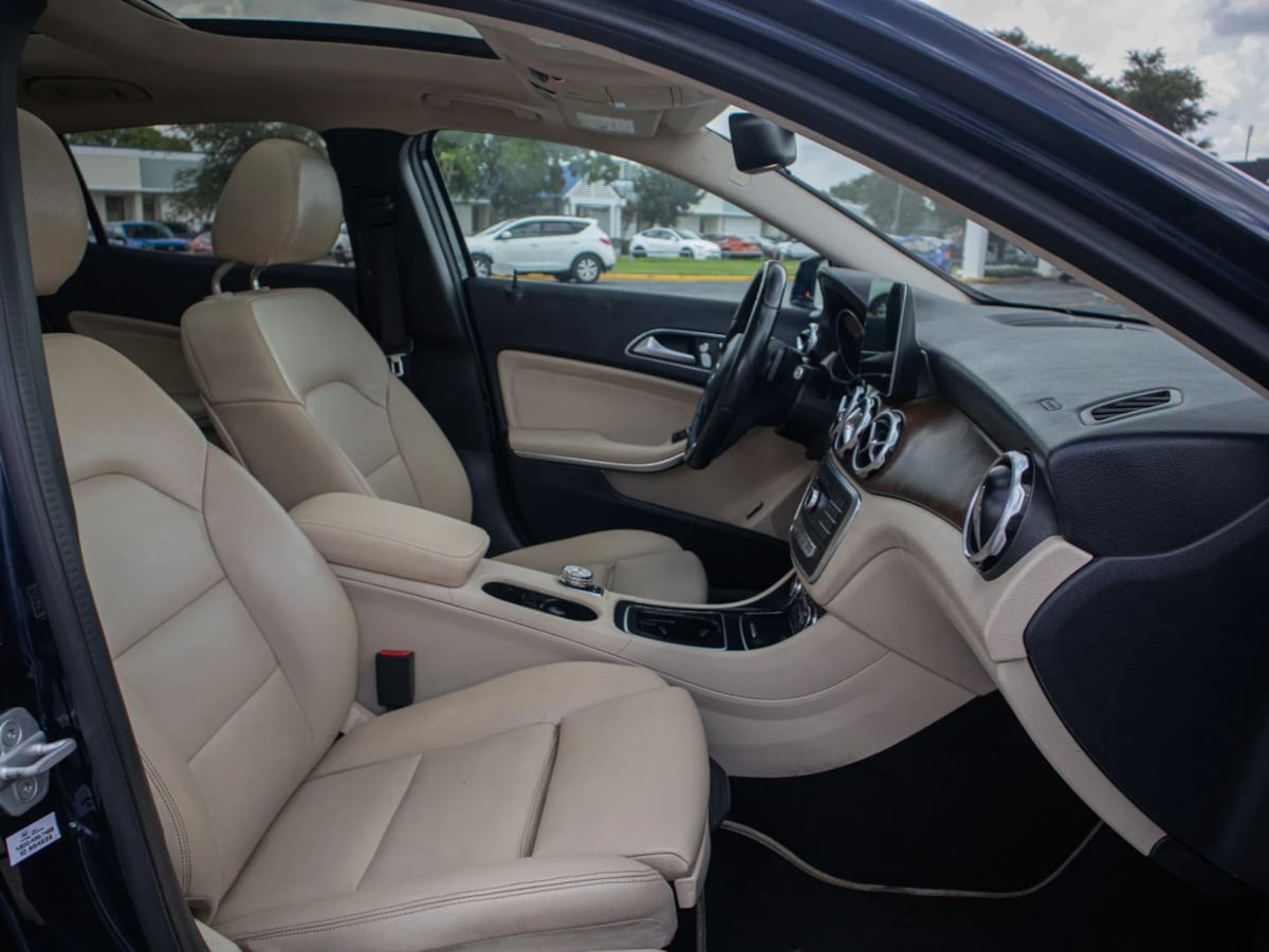 Mercedes-Benz GLA 250 photo 14