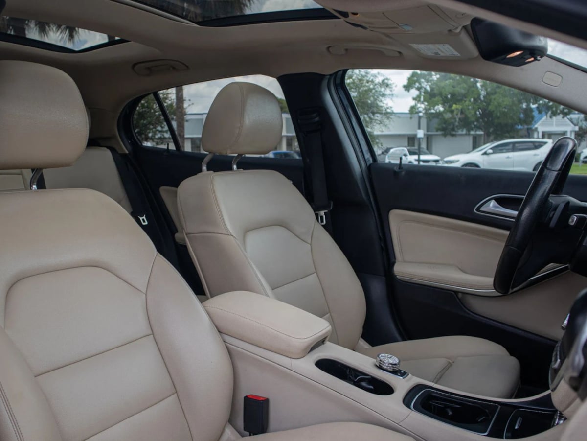 Mercedes-Benz GLA 250 photo 16