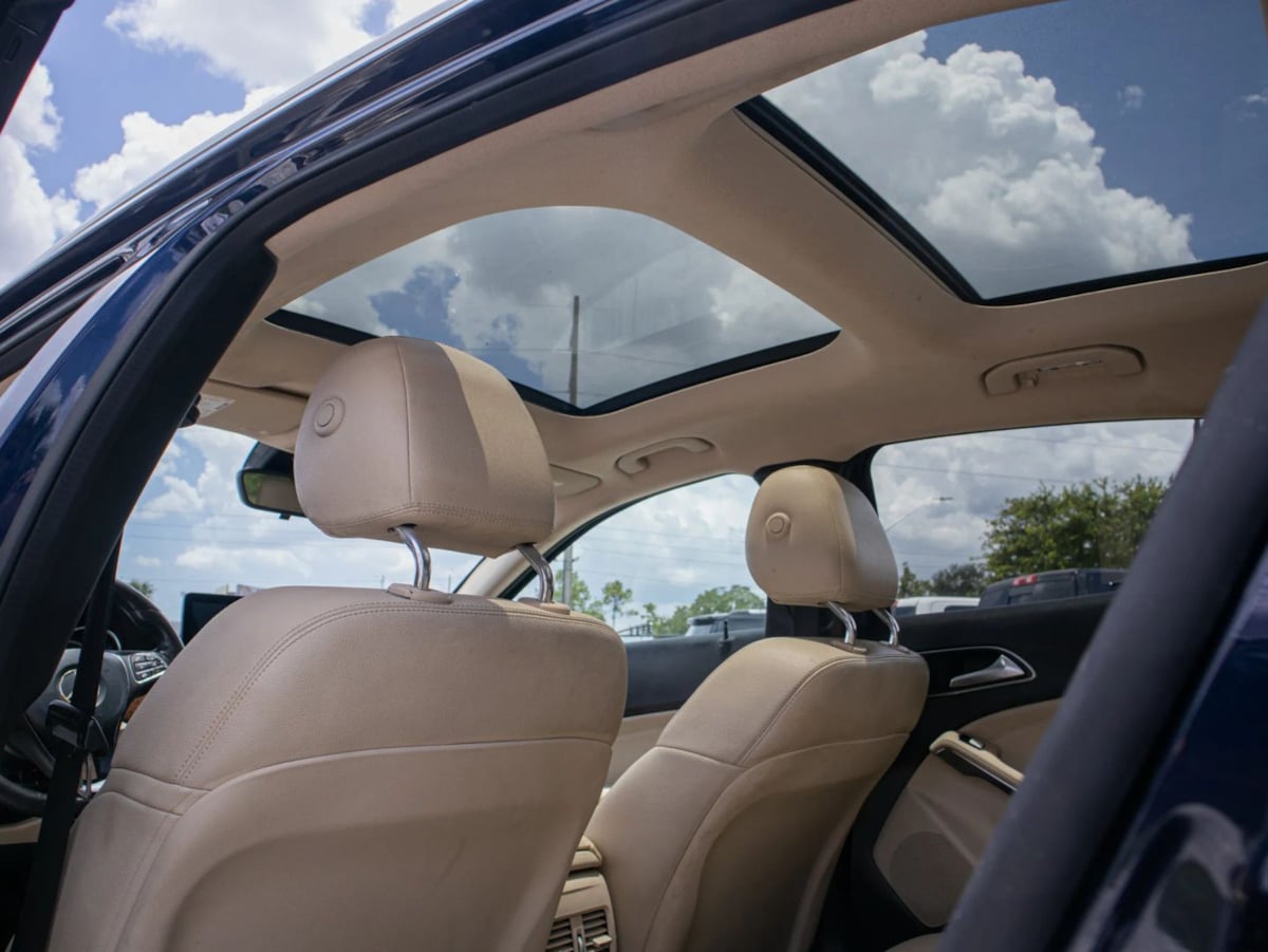 Mercedes-Benz GLA 250 photo 26