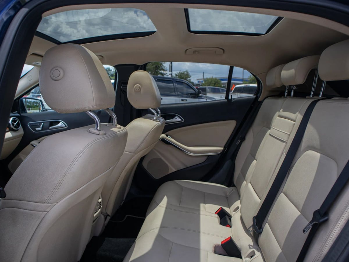 Mercedes-Benz GLA 250 photo 27